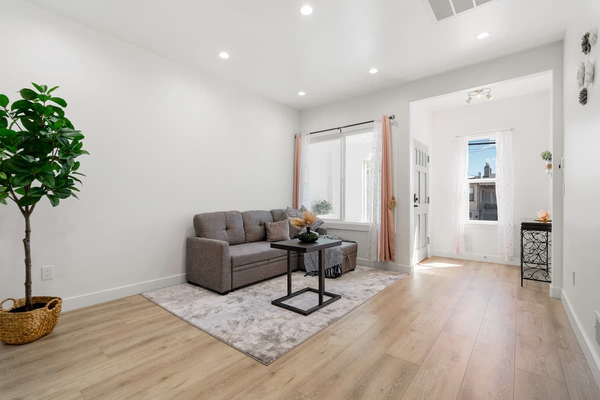 Remodeled 2BR Sanctuary, Free Parking, Pets OK - Photo 4
