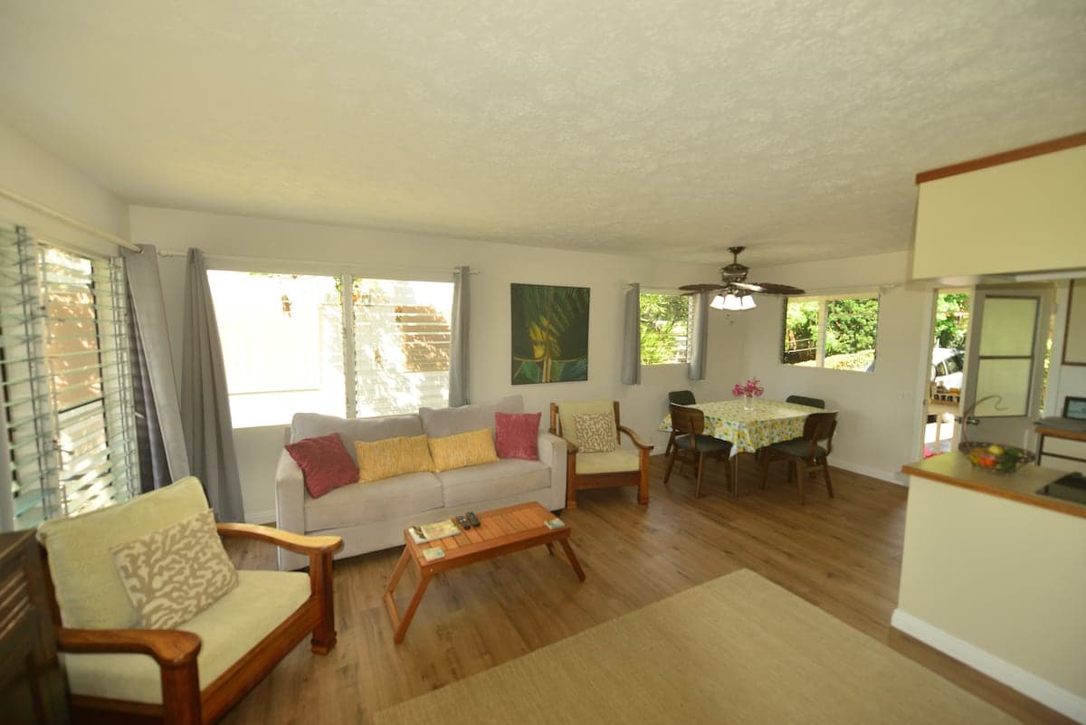 Home in Kailua-Kona · ★4.96 · 3 bedrooms · 3 beds · 1 private bath - Photo 4