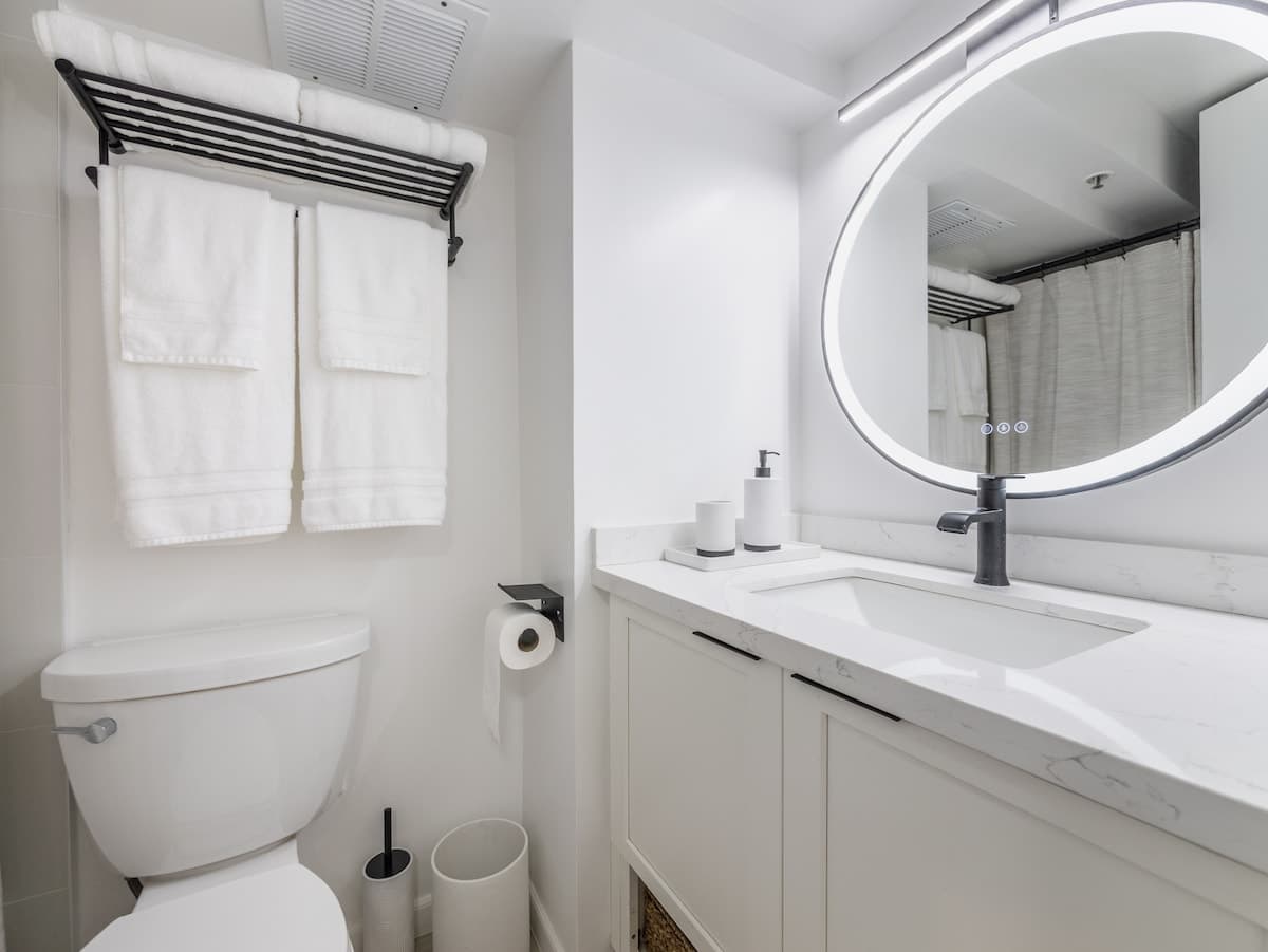 24FL- Stylish Studio In Central Waikiki - Photo 5