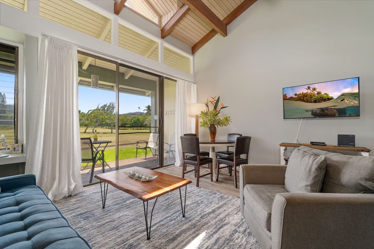 Condo in Kahuku · ★4.83 · 3 bedrooms · 4 beds · 2 private baths - Photo 1
