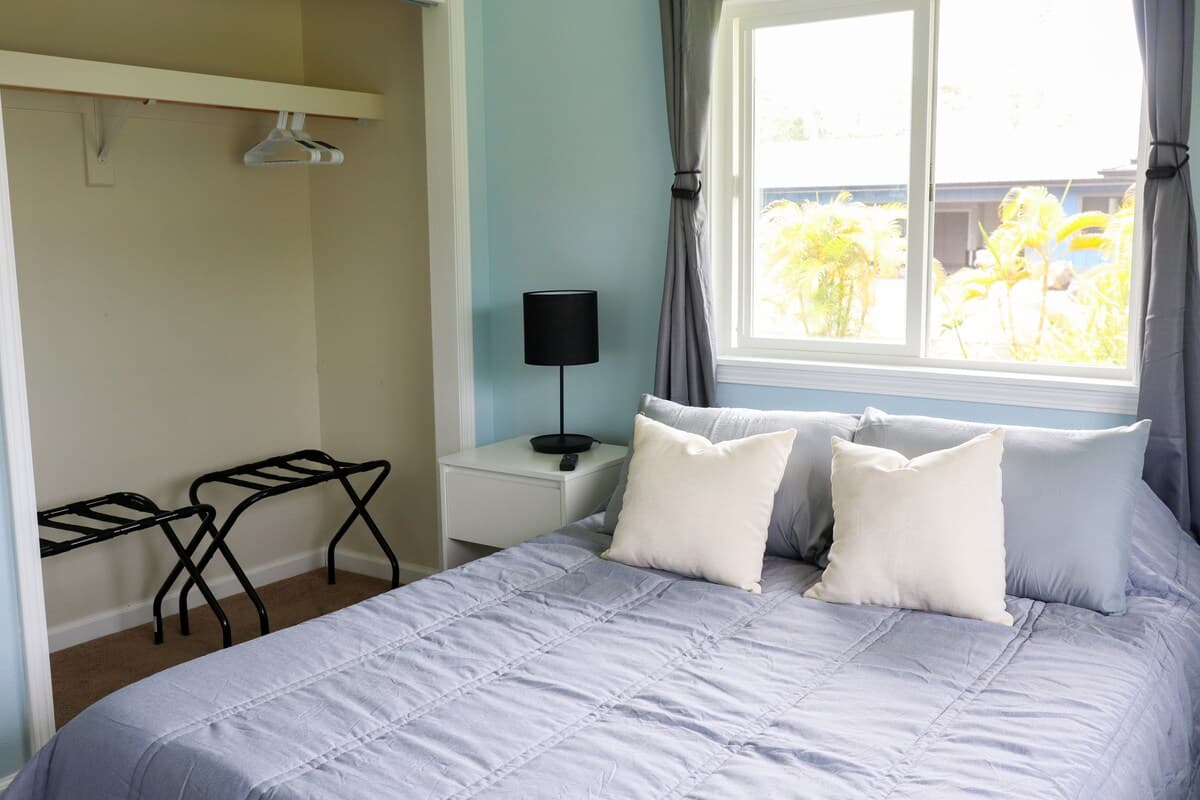 Home in Keaau · ★5.0 · 3 bedrooms · 4 beds · 2 private baths - Photo 3