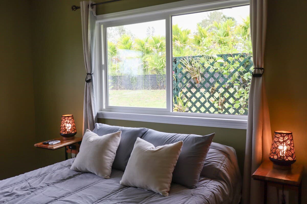 Home in Keaau · ★5.0 · 3 bedrooms · 4 beds · 2 private baths - Photo 2