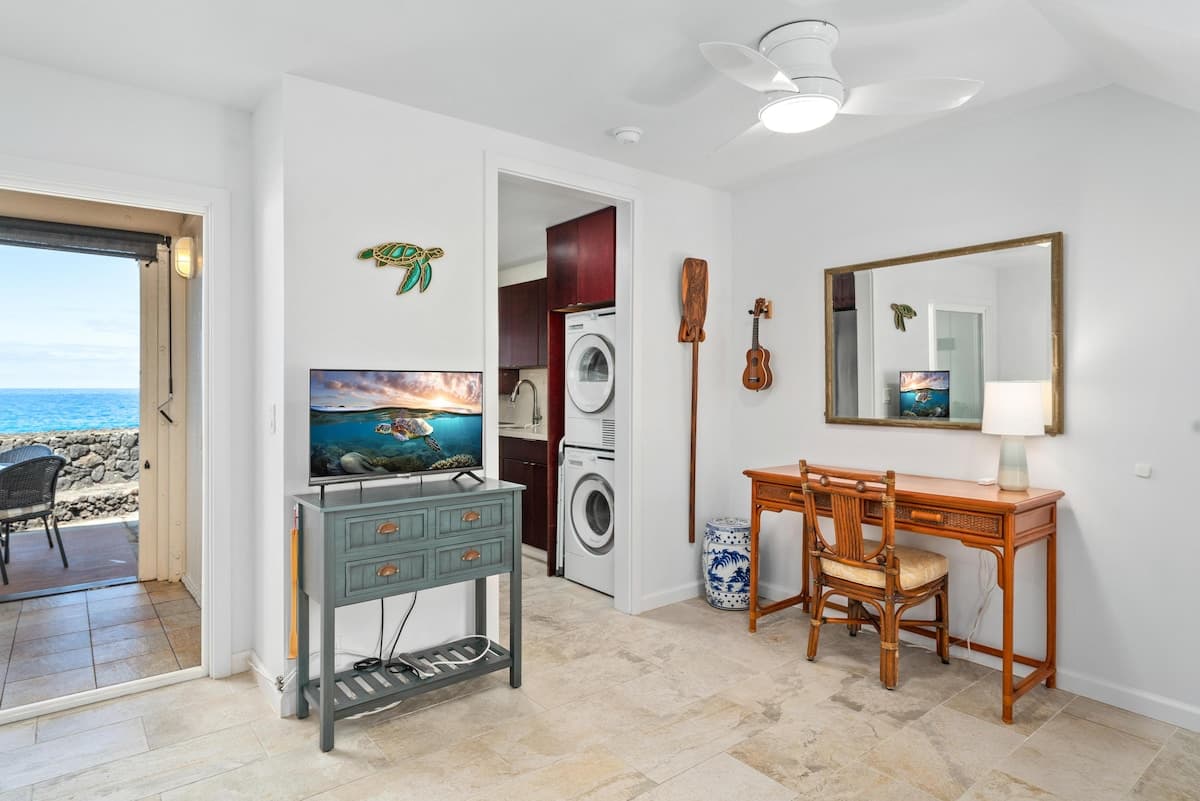 Condo in Kailua-Kona · ★4.69 · 2 bedrooms · 2 beds · 2 shared baths - Photo 5