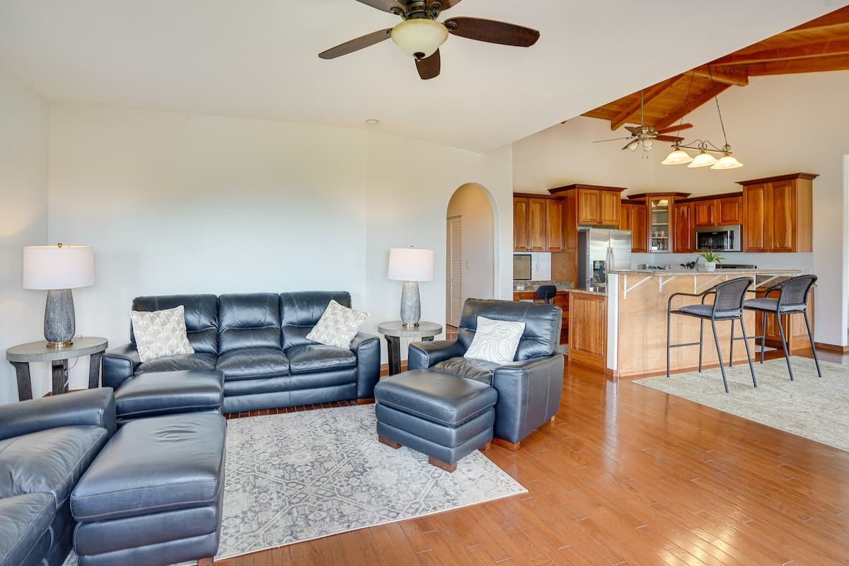 Home in Captain Cook · ★4.9 · 3 bedrooms · 3 beds · 3 shared baths - Photo 4