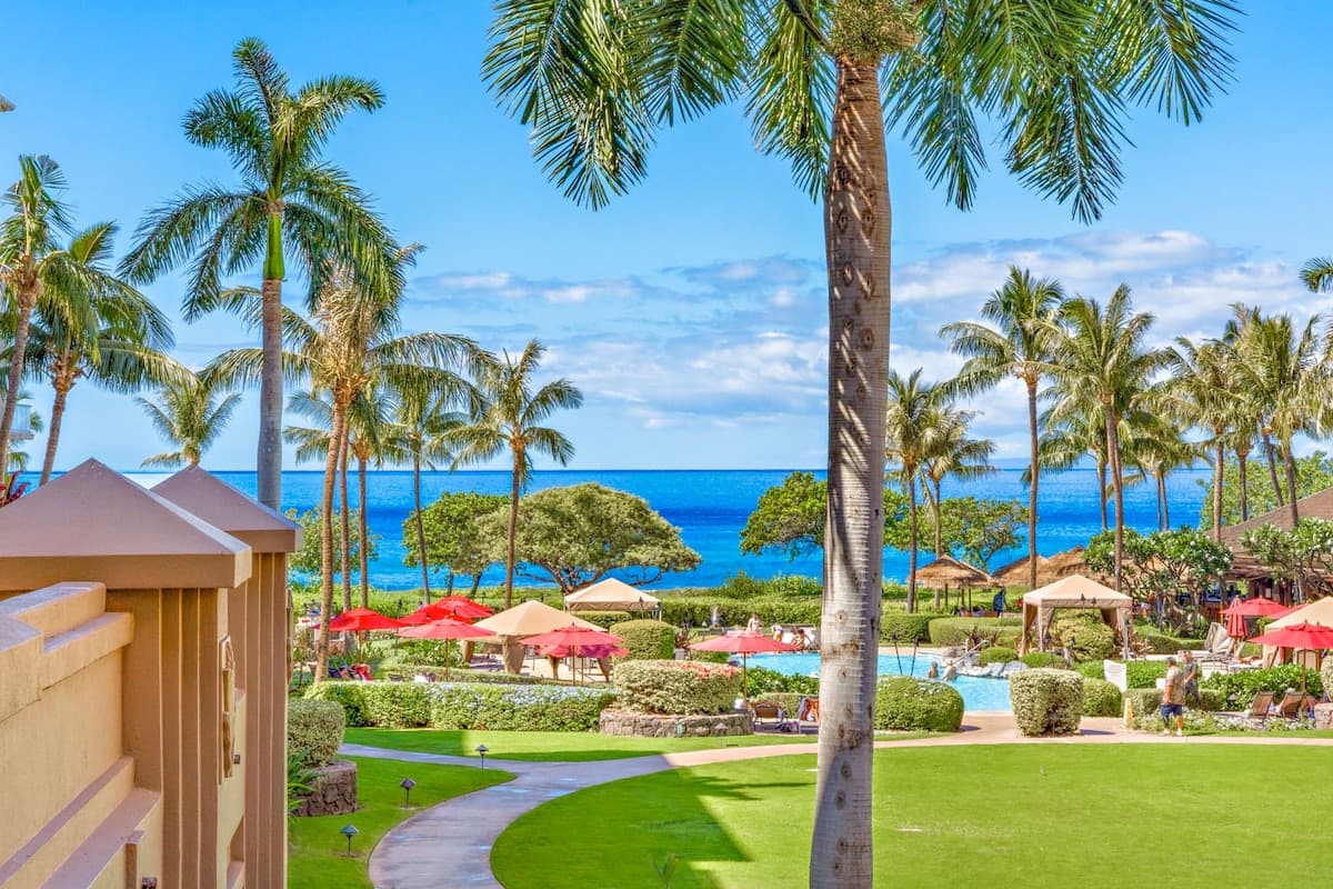 Condo in Lahaina · ★4.8 · Studio · 2 beds · 1 bath - Photo 1