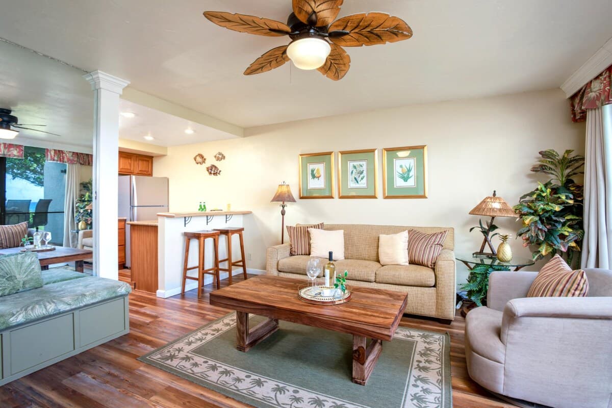 Condo in Lahaina · ★5.0 · 1 bedroom · 2 beds · 1 bath - Photo 2