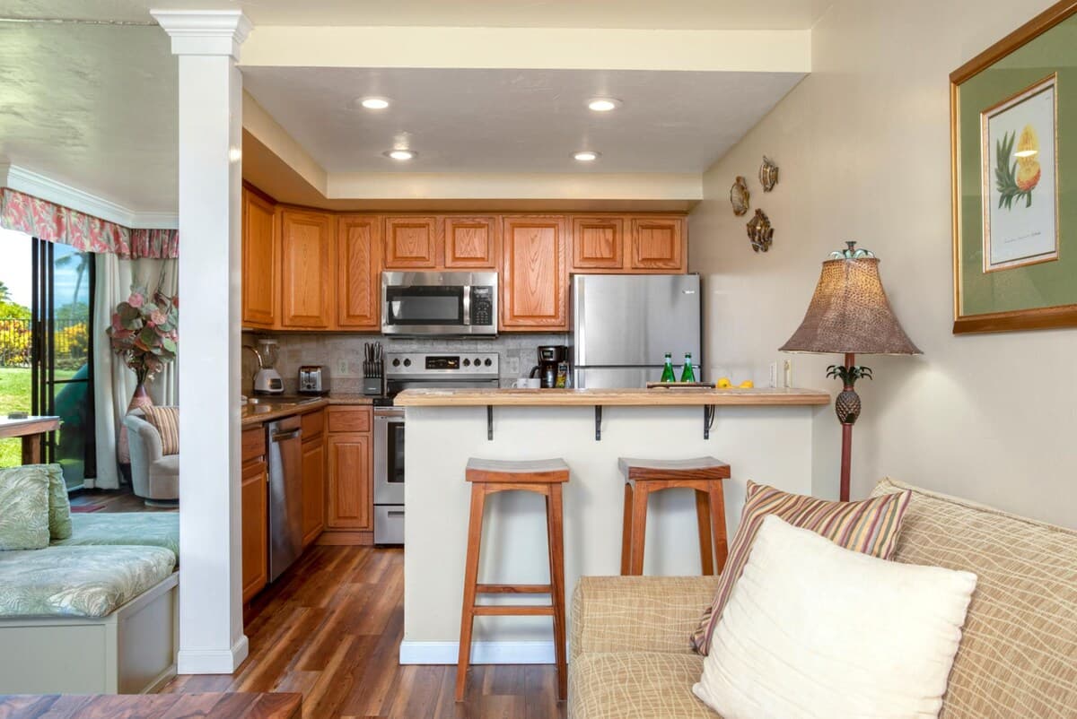 Condo in Lahaina · ★5.0 · 1 bedroom · 2 beds · 1 bath - Photo 5