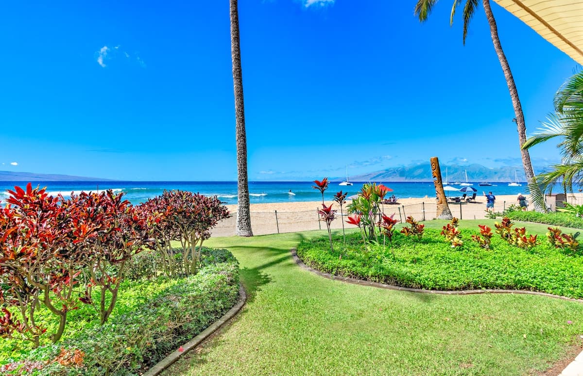 Condo in Lahaina · ★5.0 · 2 bedrooms · 2 beds · 2 baths - Photo 3