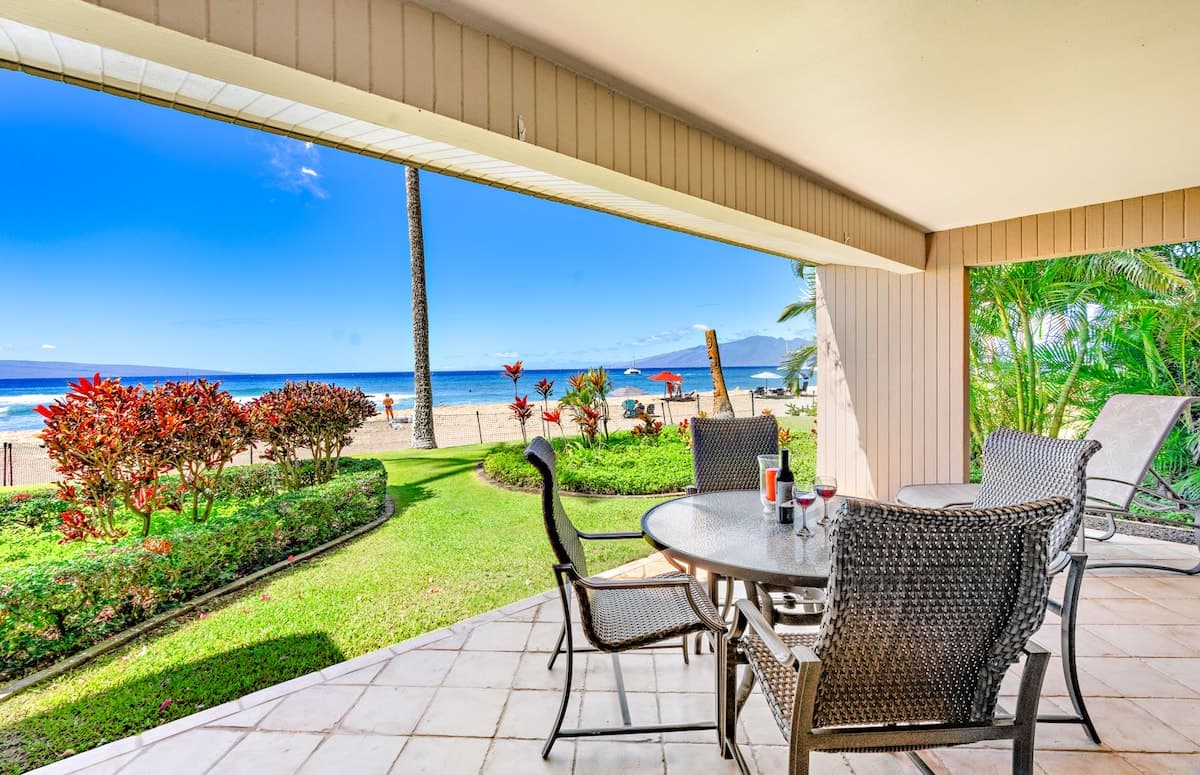 Condo in Lahaina · ★5.0 · 2 bedrooms · 2 beds · 2 baths - Photo 1