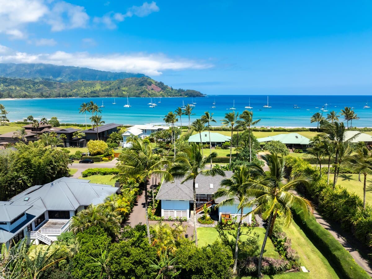 Home in Hanalei · ★5.0 · 3 bedrooms · 4 beds · 2.5 baths - Photo 2