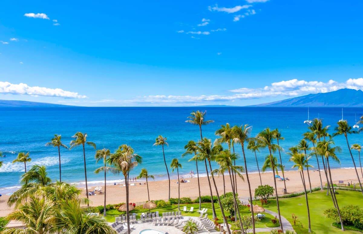 Condo in Lahaina · ★4.8 · 2 bedrooms · 4 beds · 2 baths - Photo 2