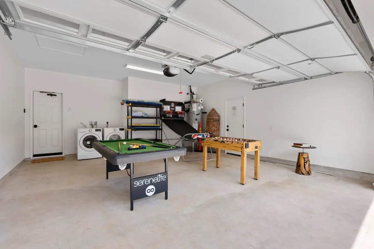 Home in Waianae · ★4.88 · 4 bedrooms · 8 beds · 2.5 private baths - Photo 5