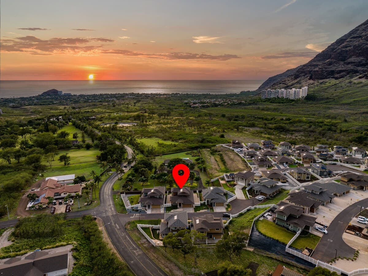 Home in Waianae · ★4.88 · 4 bedrooms · 8 beds · 2.5 private baths - Photo 2