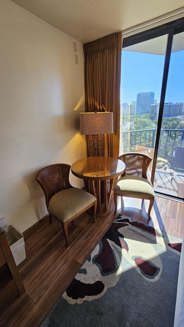 Condo in Honolulu · ★4.73 · 1 bedroom · 2 beds · 1 private bath - Photo 3