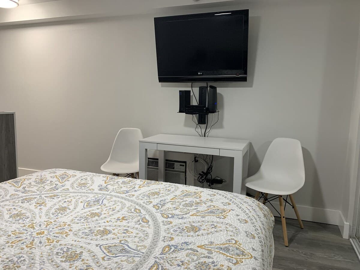 Condo in Honolulu · ★4.59 · 1 bedroom · 1 bed · 1 private bath - Photo 3