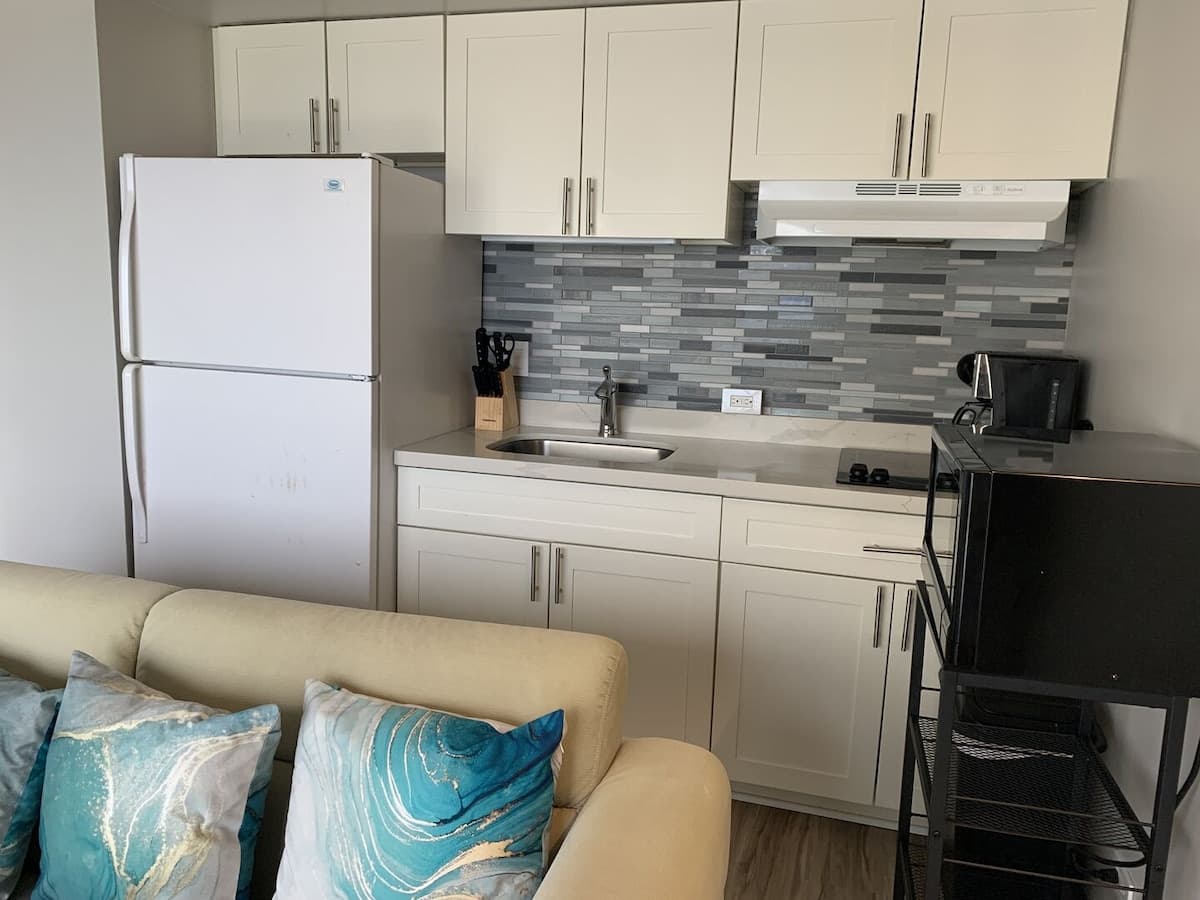 Condo in Honolulu · ★4.87 · 1 bedroom · 1 bed · 1 private bath - Photo 1