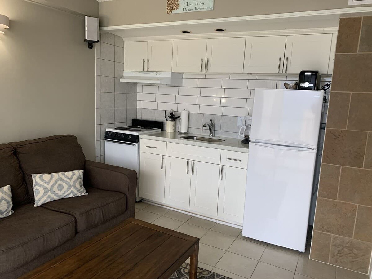 Condo in Honolulu · ★4.5 · 1 bedroom · 2 beds · 1 private bath - Photo 3