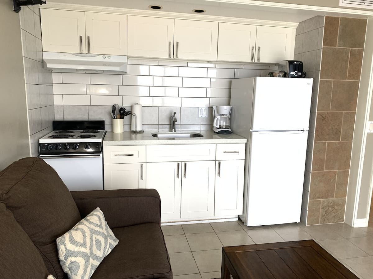 Condo in Honolulu · ★4.5 · 1 bedroom · 2 beds · 1 private bath - Photo 1