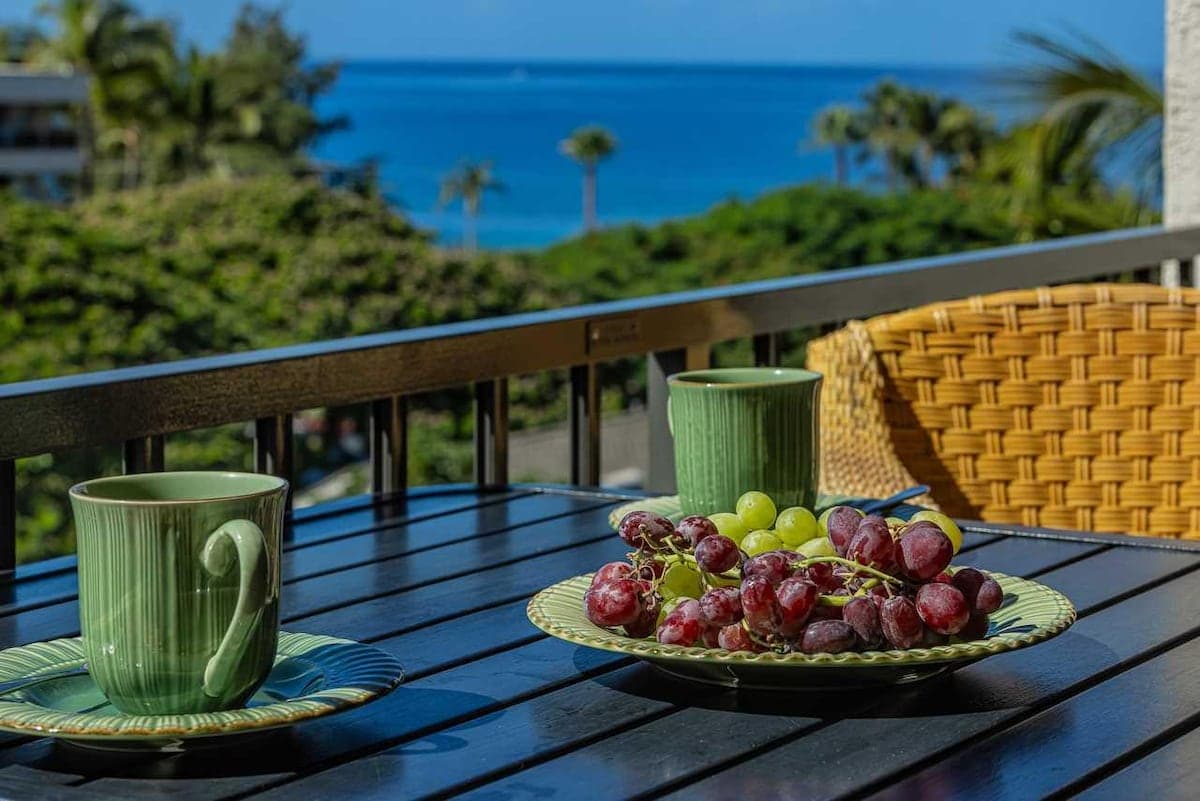 Condo in Kihei · ★4.69 · 1 bedroom · 2 beds · 1 private bath - Photo 5