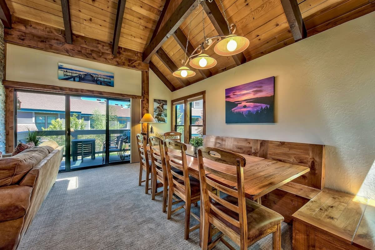 Lakeland Village Mountain Retreat by Beach - Photo 4