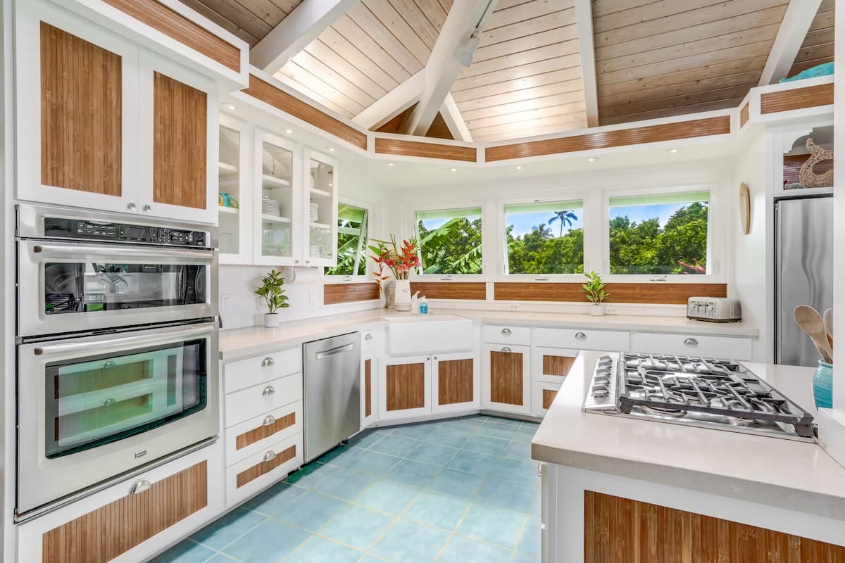 Home in Princeville · ★4.94 · 4 bedrooms · 5 beds · 2.5 baths - Photo 4