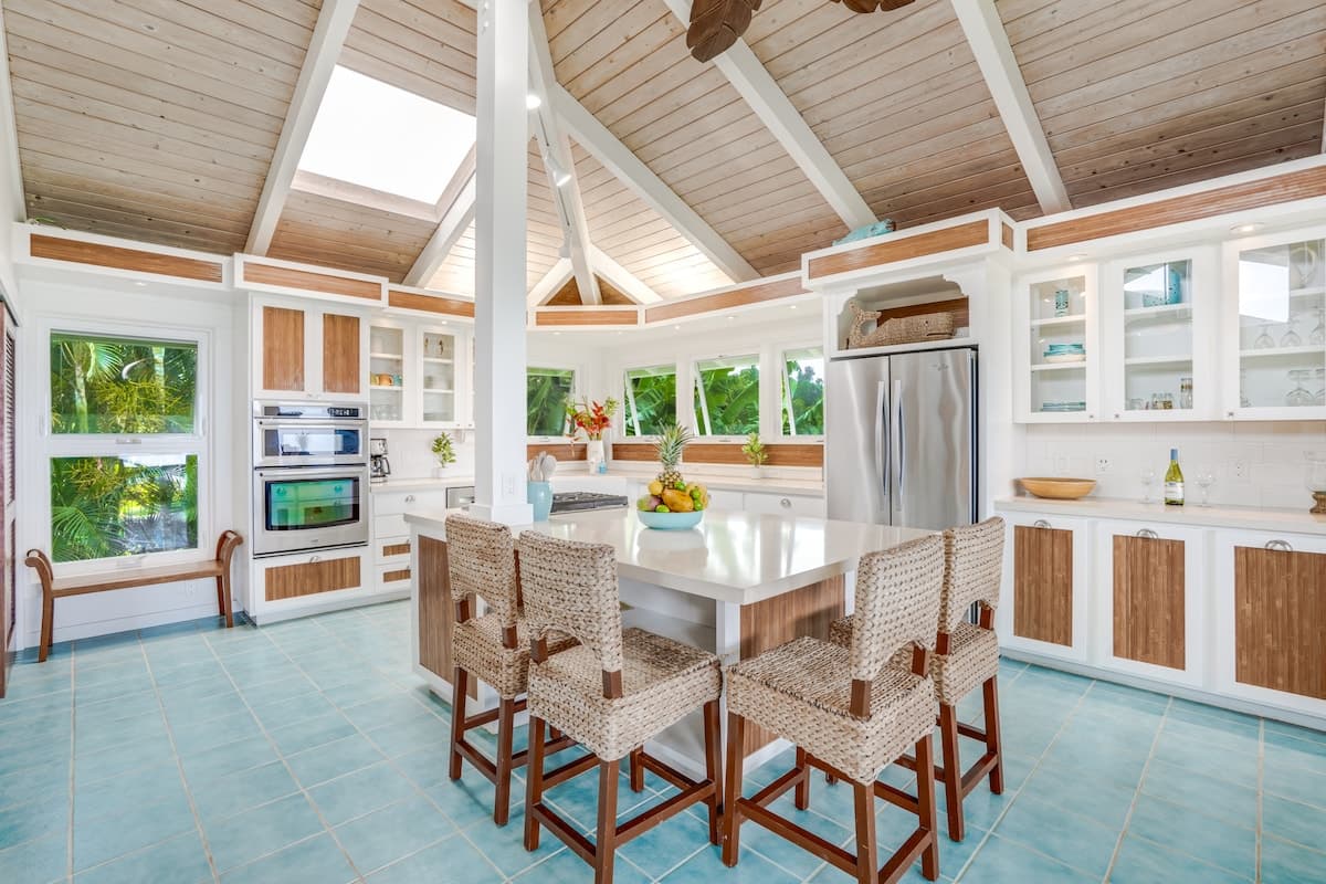 Home in Princeville · ★4.94 · 4 bedrooms · 5 beds · 2.5 baths - Photo 3