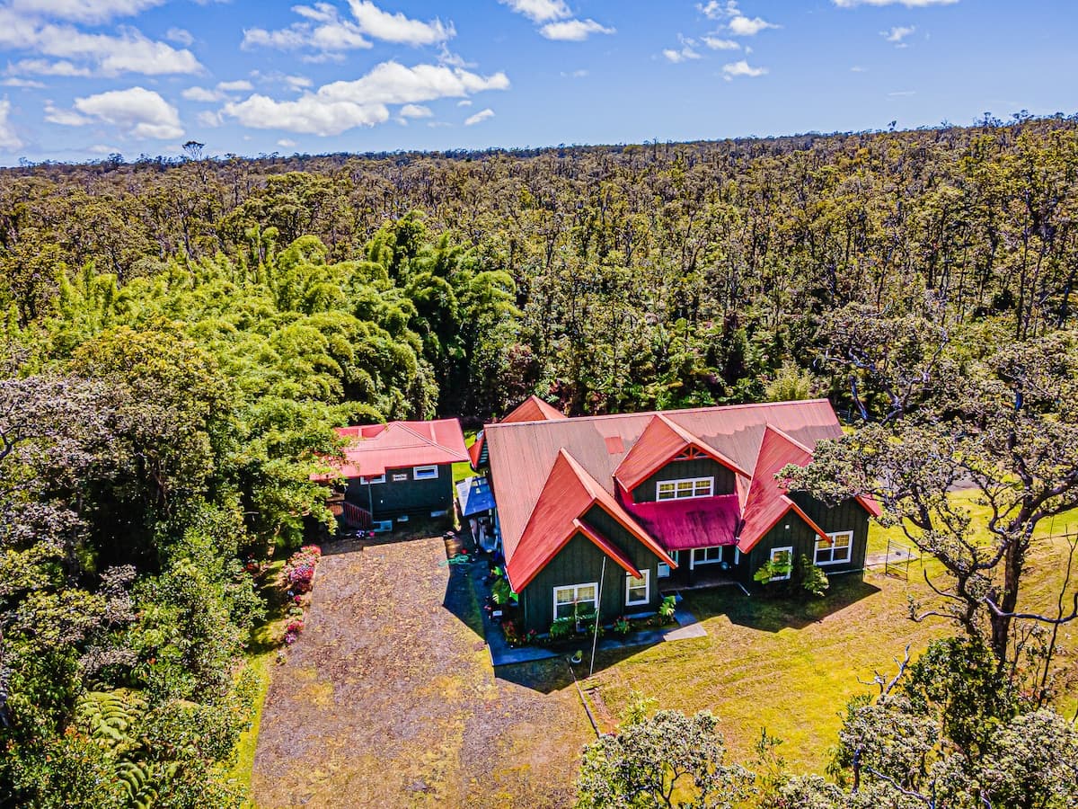 Home in Volcano · ★4.77 · 4 bedrooms · 5 beds · 3 private baths - Photo 1