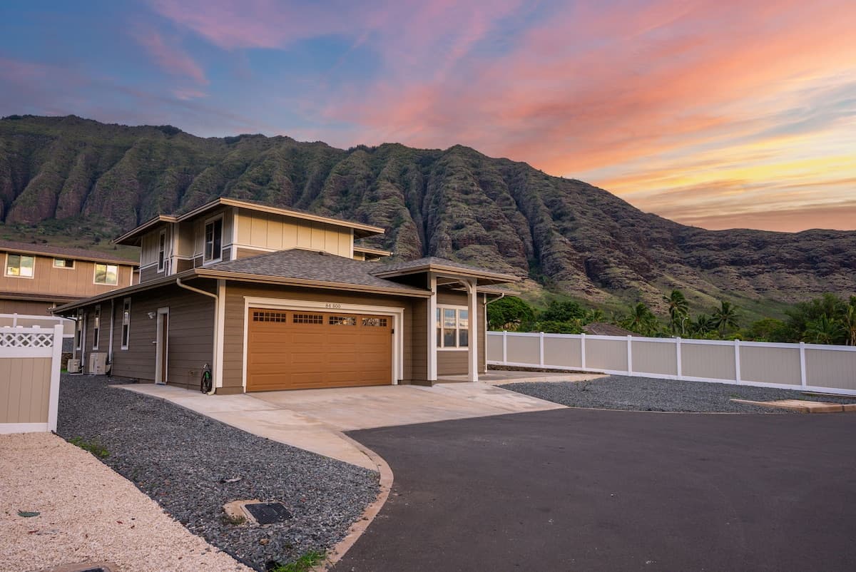 Villa in Waianae · ★4.87 · 4 bedrooms · 8 beds · 2.5 private baths - Photo 1