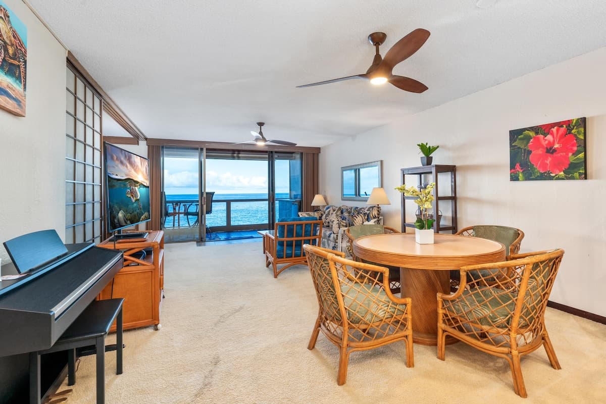 Condo in Kailua-Kona · ★4.62 · 2 bedrooms · 3 beds · 2 shared baths - Photo 4