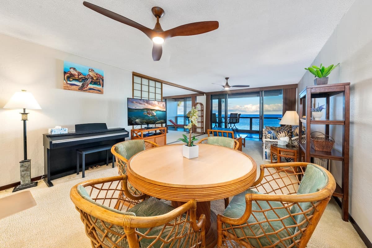 Condo in Kailua-Kona · ★4.62 · 2 bedrooms · 3 beds · 2 shared baths - Photo 1