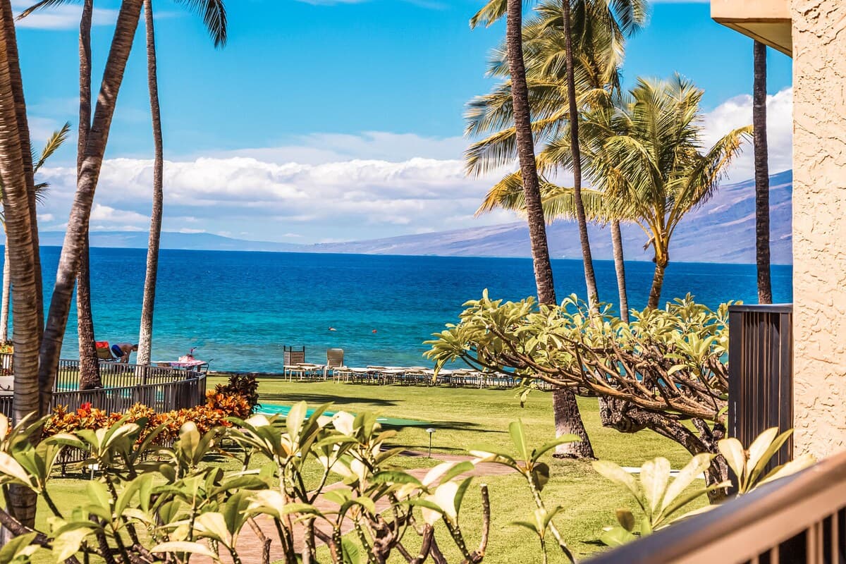 Condo in Lahaina · ★5.0 · 1 bedroom · 2 beds · 1 private bath - Photo 1