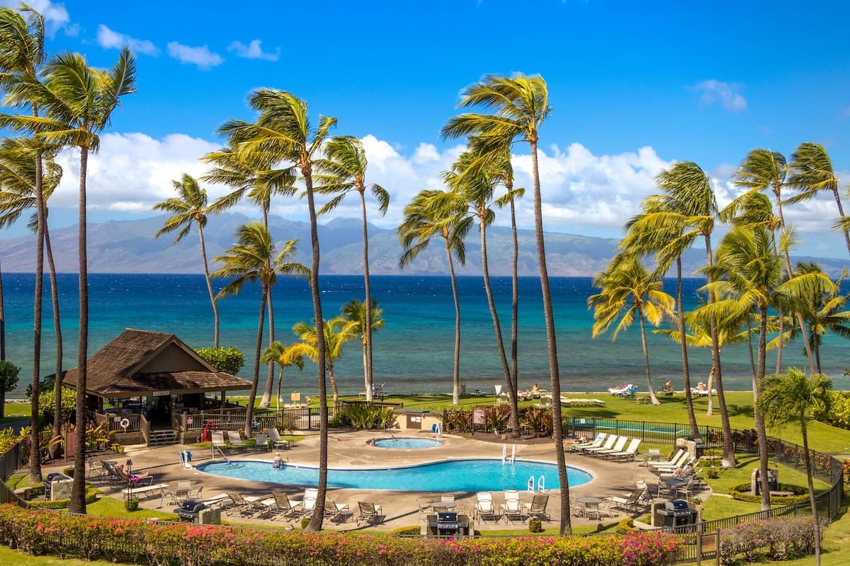 Condo in Lahaina · ★4.56 · 3 bedrooms · 5 beds · 2 baths - Photo 3