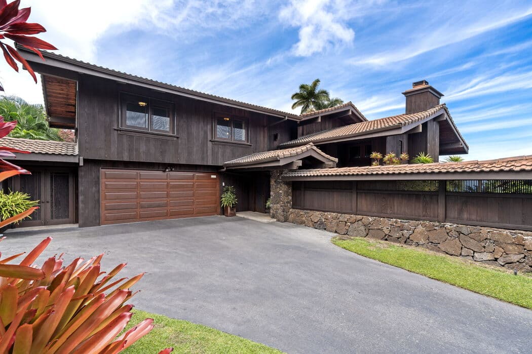Home in Kailua-Kona · ★5.0 · 3 bedrooms · 4 beds · 2.5 baths - Photo 2