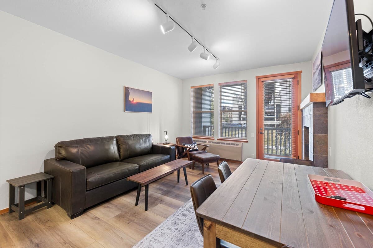 Ski-In/Ski-Out Palisades Condo + Pool & Hot Tub - Photo 4
