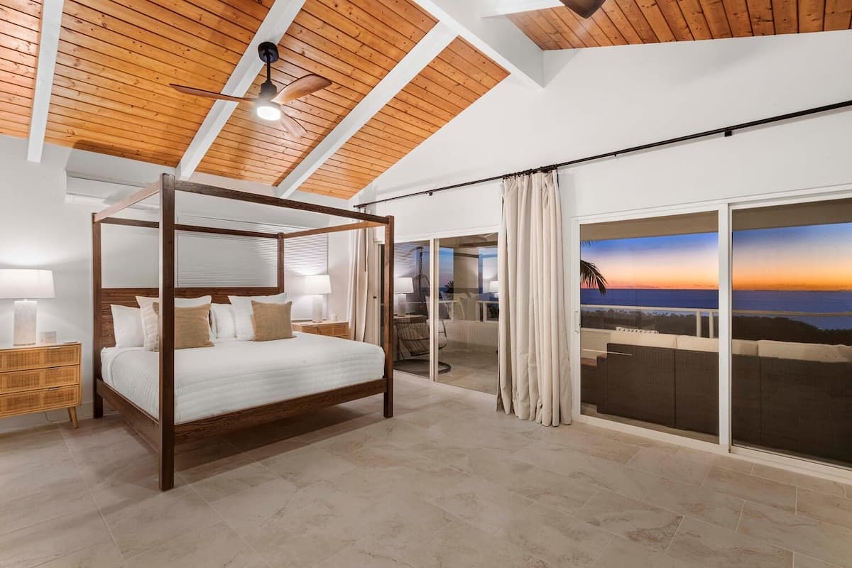 Home in Kailua-Kona · ★4.53 · 3 bedrooms · 6 beds · 3 baths - Photo 3