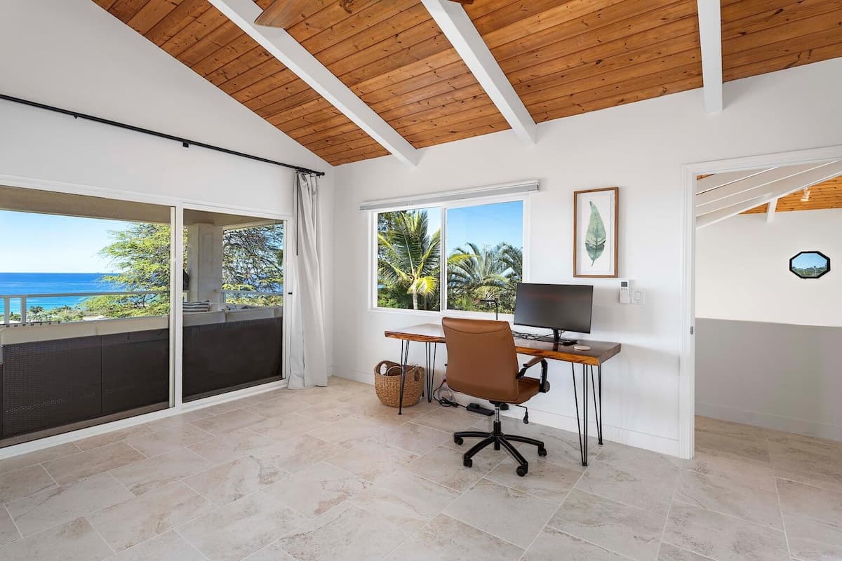 Home in Kailua-Kona · ★4.53 · 3 bedrooms · 6 beds · 3 baths - Photo 4
