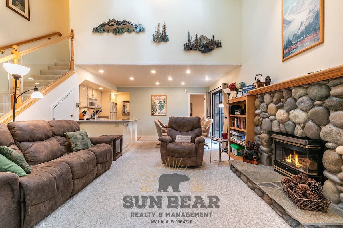 Condo in Incline Village · ★5.0 · 3 bedrooms · 6 beds · 2 private baths - Photo 2