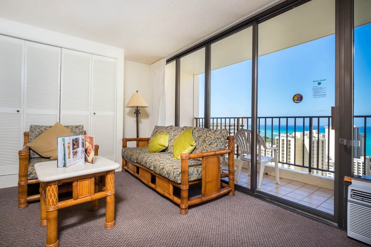 1BR Condo near Waikiki Beach w/ Private Lanai - Photo 2