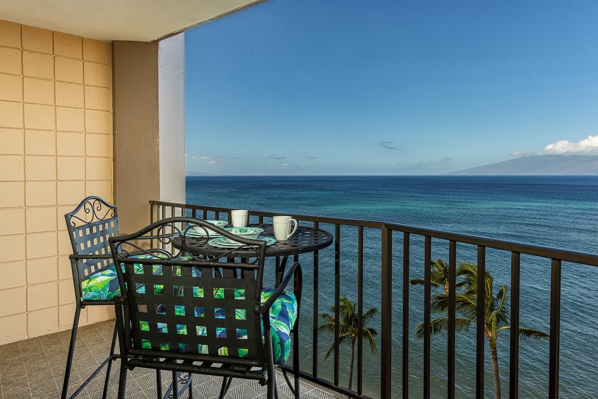 Condo in Lahaina · ★4.6 · 1 bedroom · 1 bed · 1 shared bath - Photo 2
