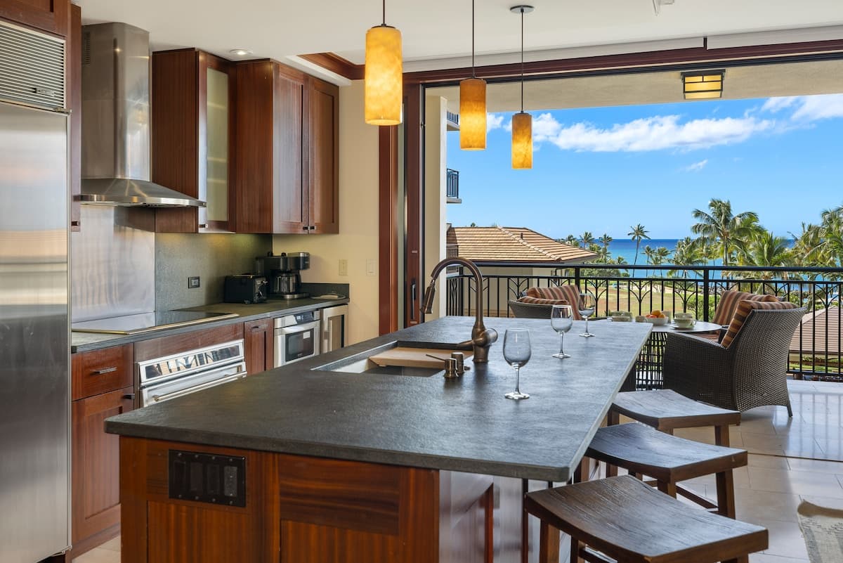 Condo in Kapolei · ★4.73 · 3 bedrooms · 4 beds · 2.5 private baths - Photo 2