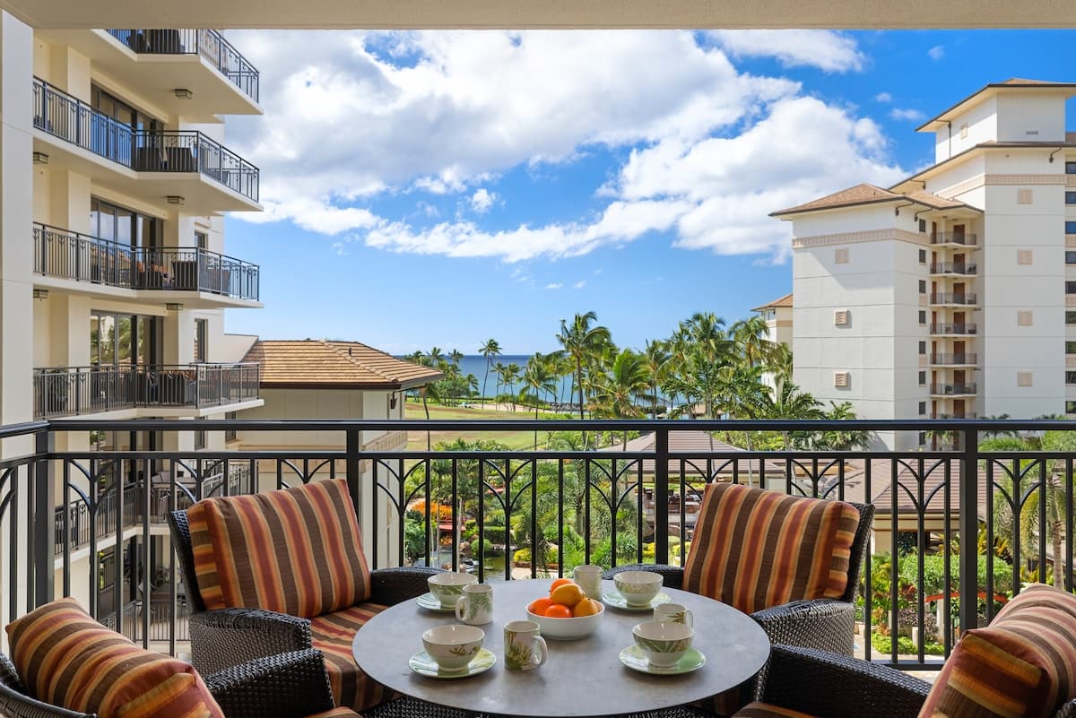 Condo in Kapolei · ★4.73 · 3 bedrooms · 4 beds · 2.5 private baths - Photo 1