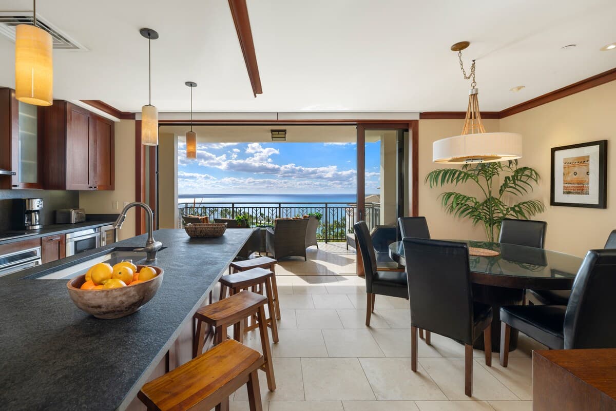 Condo in Kapolei · ★5.0 · 3 bedrooms · 5 beds · 2.5 private baths - Photo 2