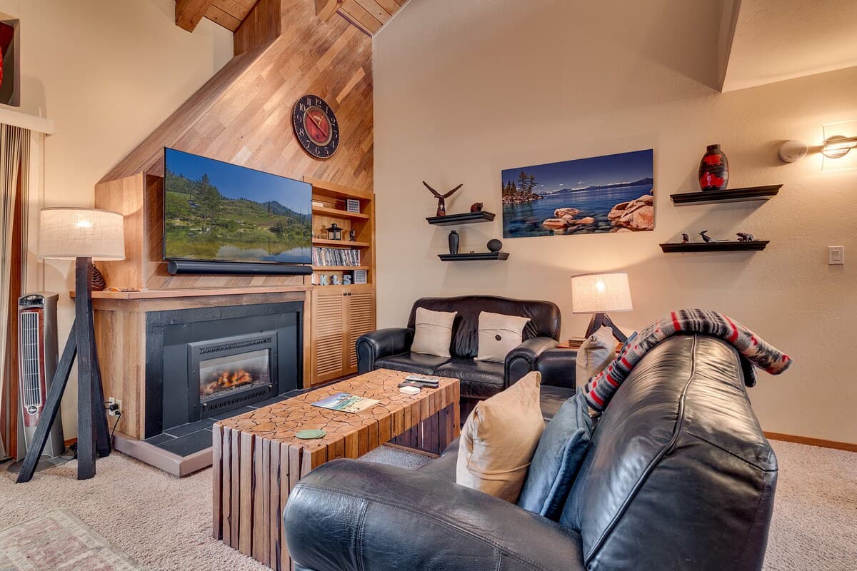 Dog-Friendly Townhome with Loft & Balcony - Photo 2