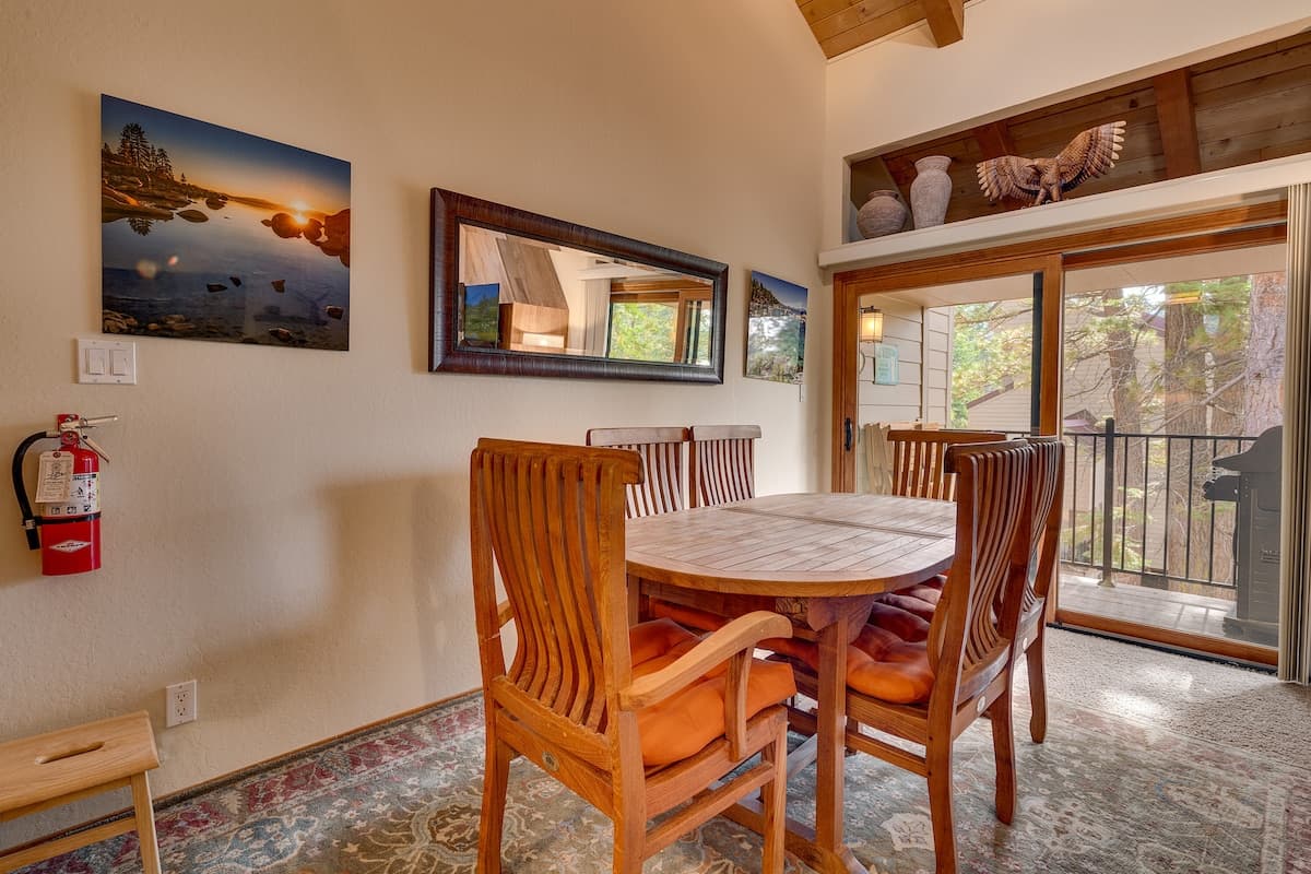 Dog-Friendly Townhome with Loft & Balcony - Photo 5
