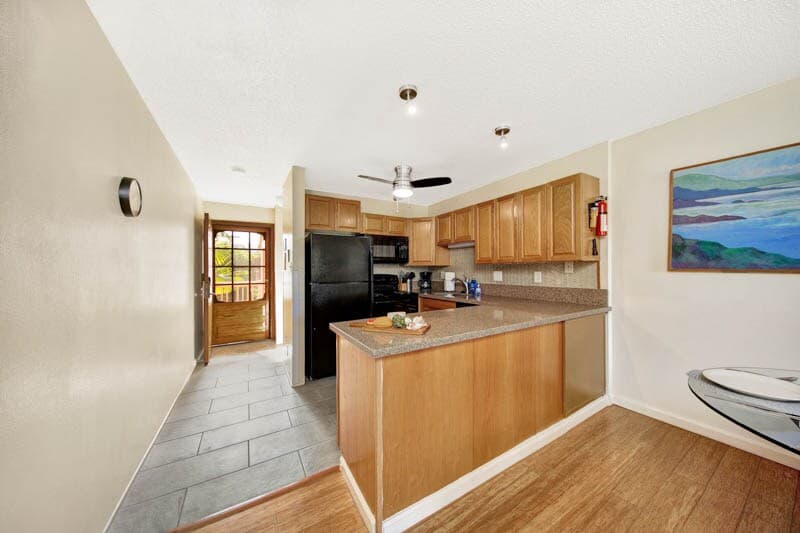 Condo in Lihue · ★4.4 · 2 bedrooms · 3 beds · 1.5 shared baths - Photo 3