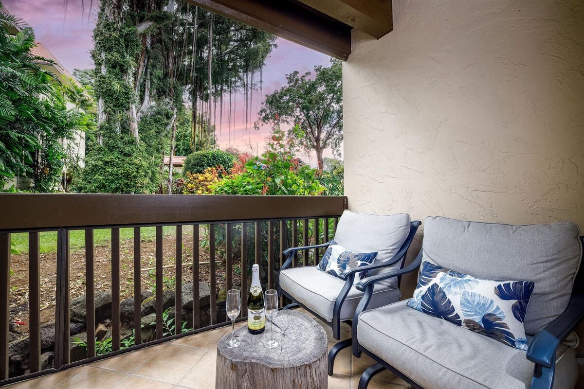 Condo in Kailua-Kona · ★5.0 · 2 bedrooms · 3 beds · 2 private baths - Photo 2