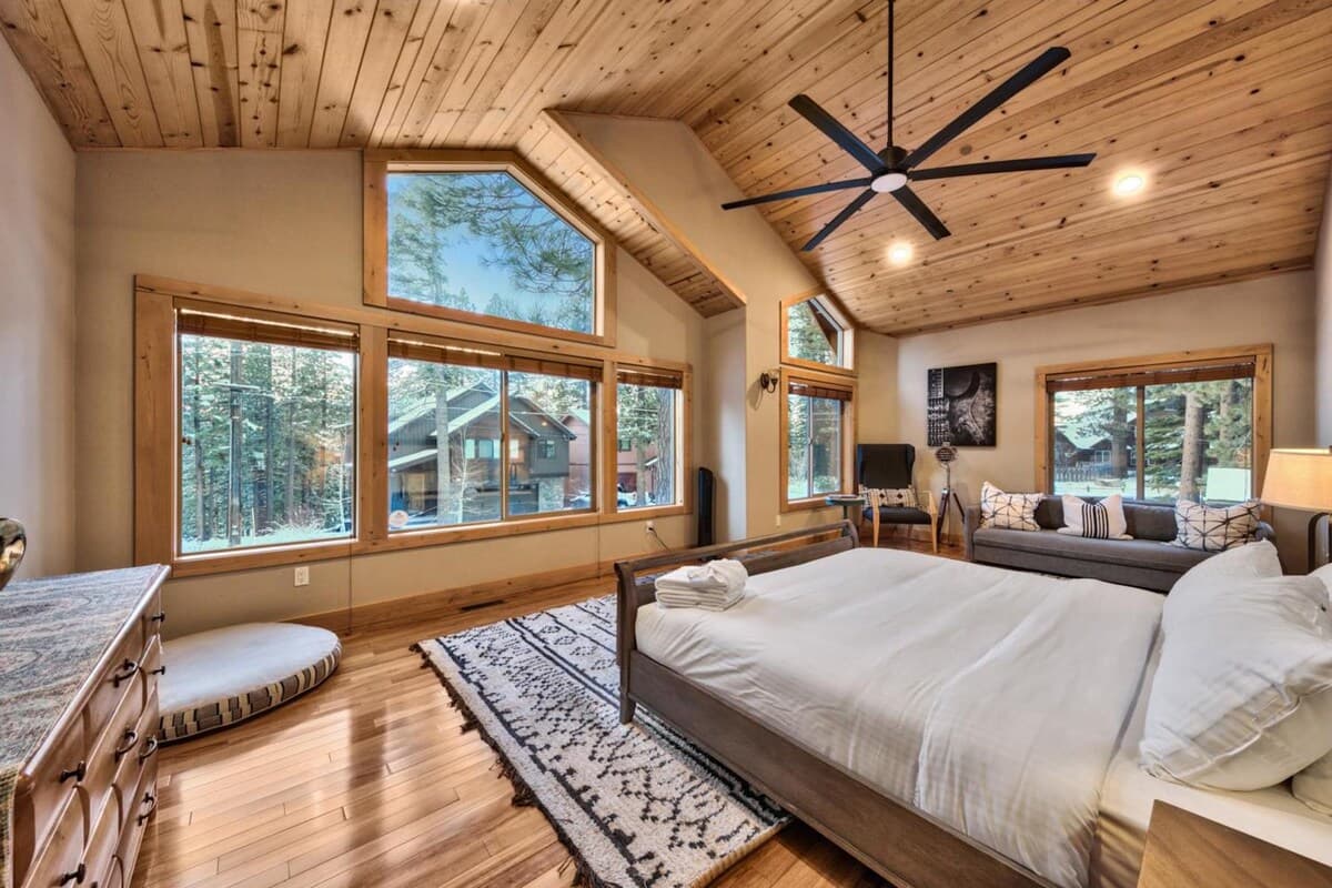 Pet-Friendly Cabin, 2 Fireplaces, Game Room - Photo 2