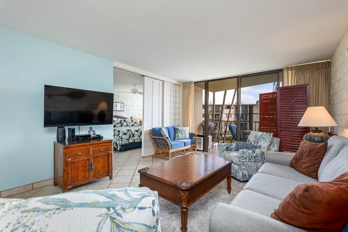 Condo in Wailuku · ★4.5 · 2 bedrooms · 4 beds · 2 shared baths - Photo 1