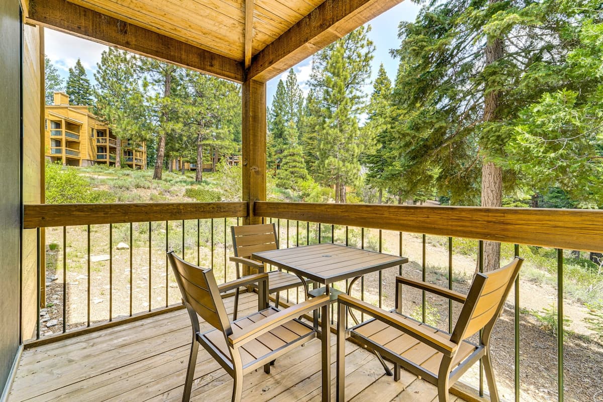 Truckee Townhome with Pool, Hot Tub & Fireplace - Photo 3