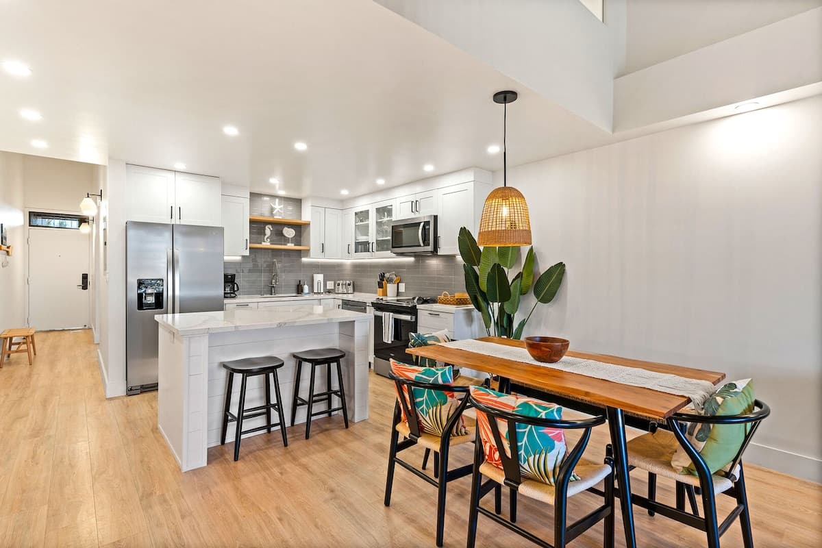 Condo in Kihei · ★4.88 · 2 bedrooms · 4 beds · 2 private baths - Photo 3